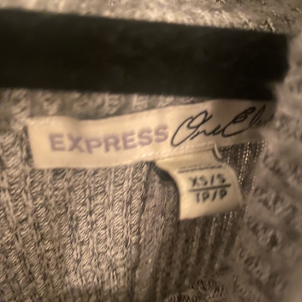Express Sweater - Picture 3 of 3